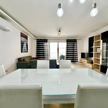 Modern Shared - St Julian's Διαμέρισμα