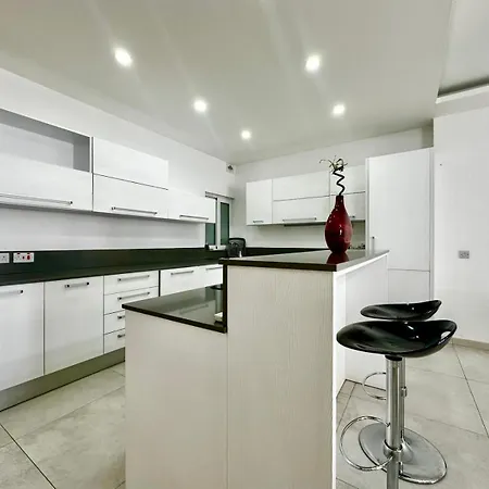 Modern Shared - St Julian's *