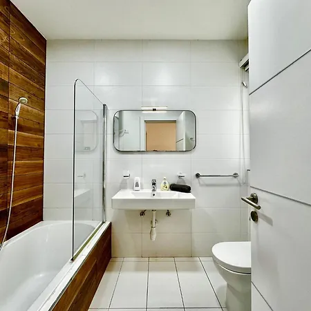 Modern Shared - St Julian's Apartment