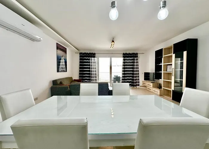 Modern Shared - St Julian's Διαμέρισμα