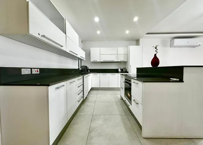 Modern Shared - St Julian's Διαμέρισμα